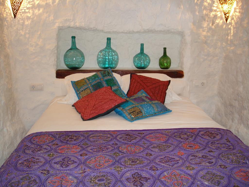 Cueva De La Alegria Villa Huescar Room photo